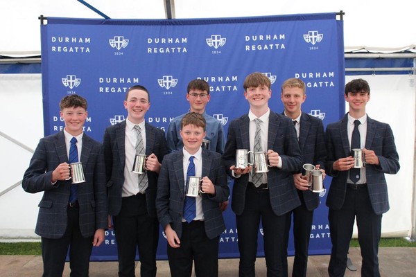 Open Junior 15 Octuples. Durham ARC/Durham School BC/Tyne ARC.